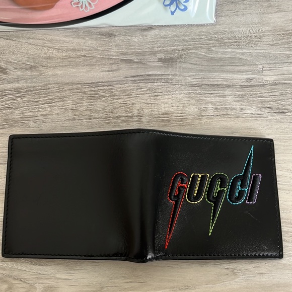Gucci Embroidered Bi-Fold Wallet - Picture 5 of 9